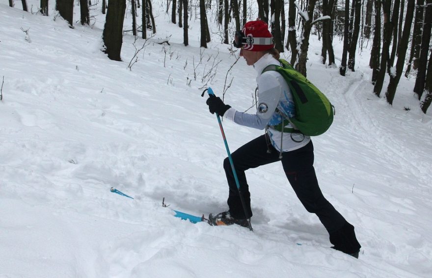 Kalhoty Vaude Shuksan Hybrid Pants woman při výstupu