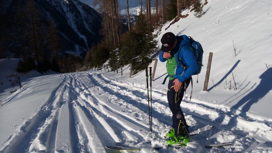 Otvor ventilačního otvoru je překrytý síťovinou - Direct Alpine Rebel