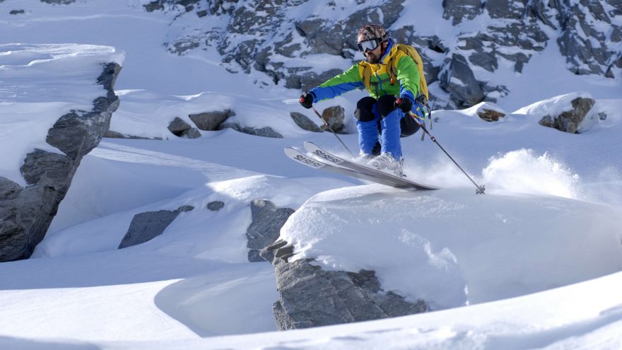 Tahle jsme si v bundě Vaude Bormio Jkt i zaskákali. Redakce Světa outdooru