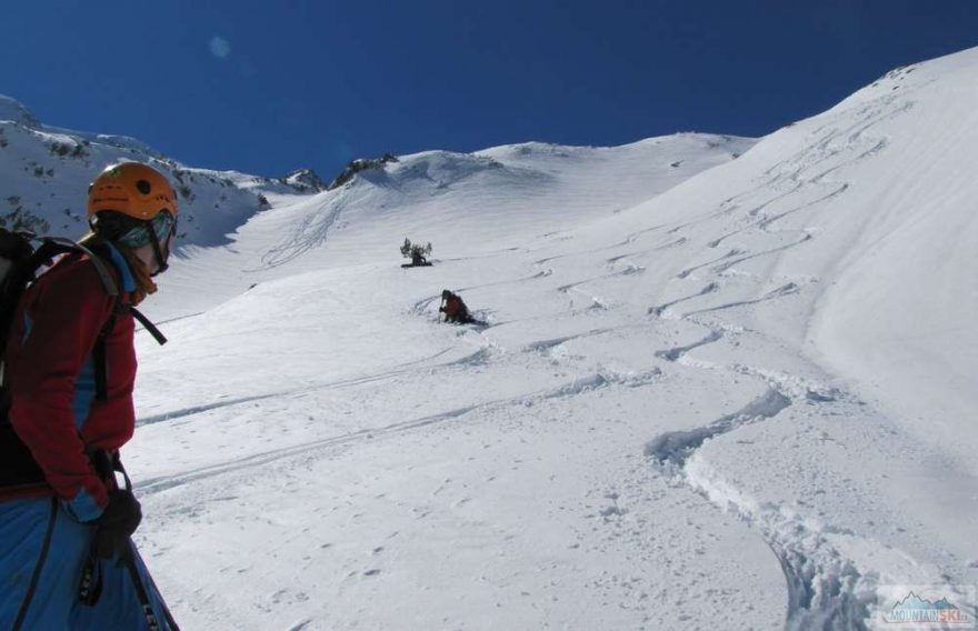 Na splitboardu z Vihrenu ke stejnojmenné chatě.