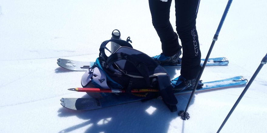 Použití zadního vstupu do batohu Vaude Back Bowl 22. Redakce Světa outdooru