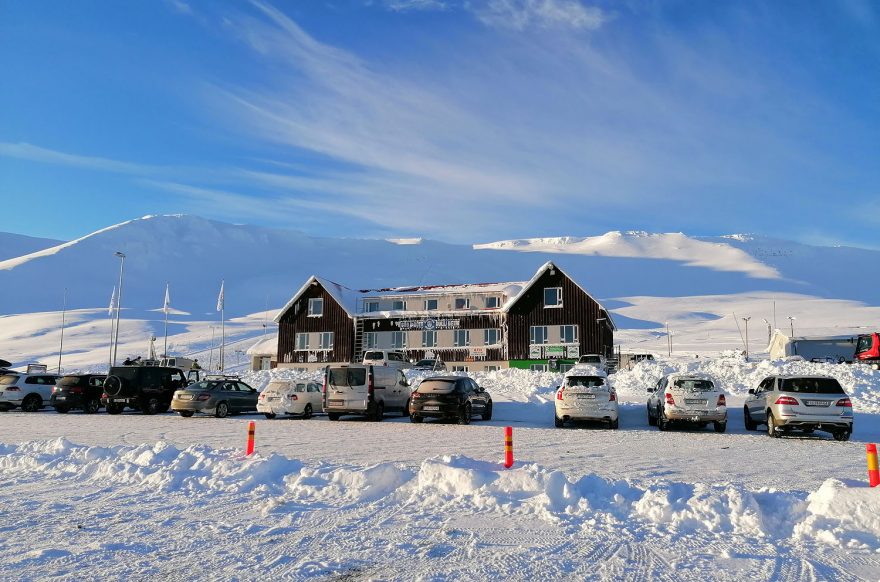 Pohled na sjezdovku Hlíðarfjall