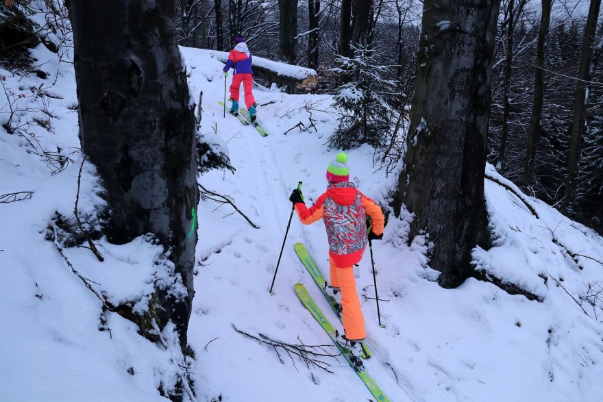 Jeden z krásných výstupů ve skialpinistickém areálu Skialp nad Hrobem