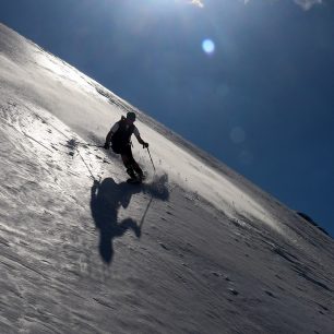 Ke sjezdu si vybíráme strmější svahy