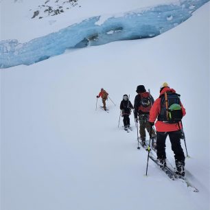 Klíčovým tématem programu Ski & Snowboard Guide Training na Whistler Adventure School je problematika lavin.