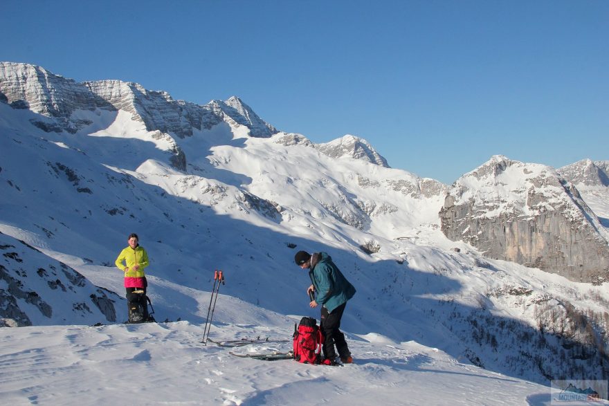 Relax s výhledem k lyžařskému středisku a sedlu Bila Pec