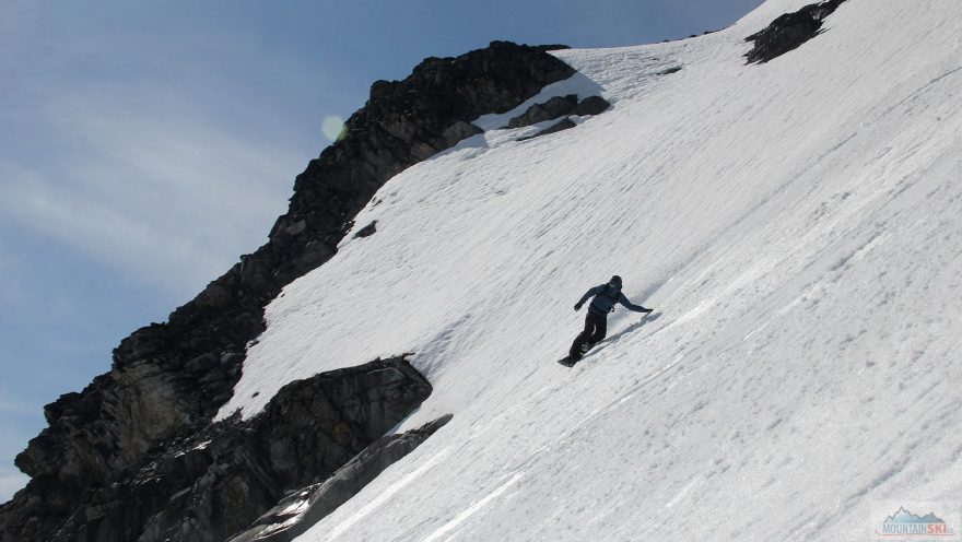 Michal na splitboardu z Veslfjellltindenu