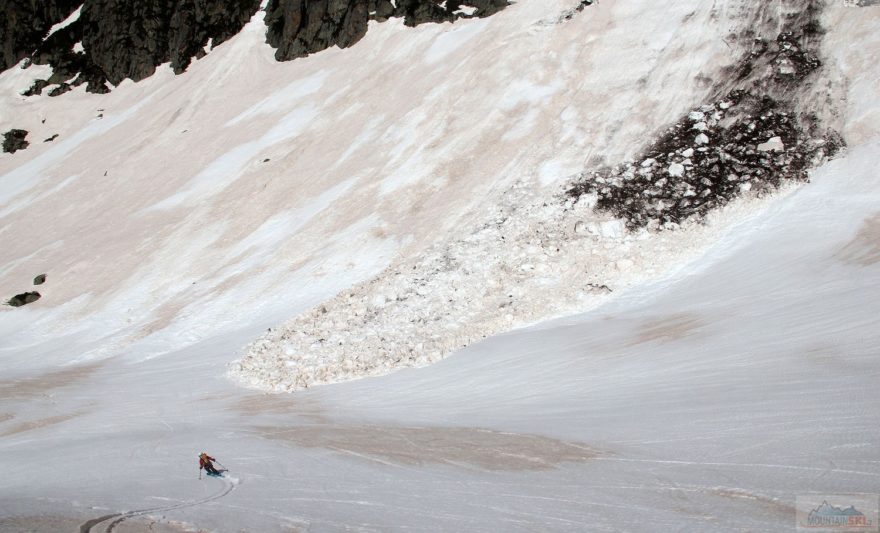 Dojezd z Pico de Aneto do doliny byl ohraničen řadou lavin