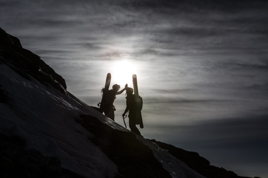 Line And Air ohromí diváky Snow Film Festu neuvěřitelnými výhledy z paluby ultralehkého letadla a svobodou, kterou si autor Geraldine Fasnacht užívá při jízdě na snowboardu.