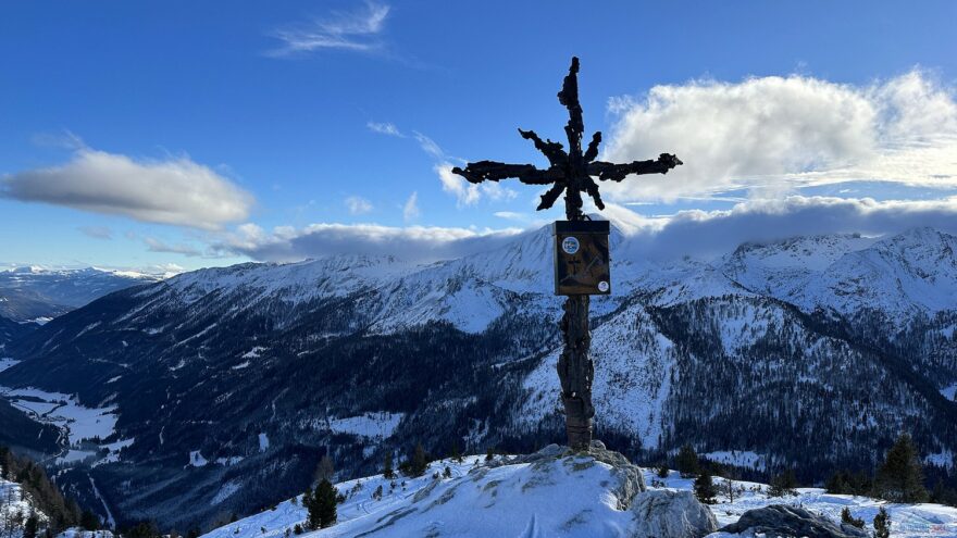 Vrcholový kříž na Mittereckhöhe (2020 m)
