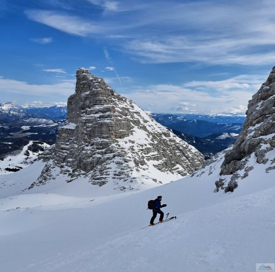 Odpočinek s výhledem na Ramesch (2119 m)