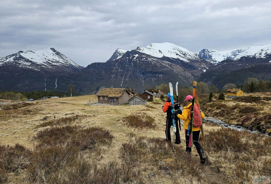 Cestou z vrcholu Eidskyrkja (1482 m) bylo nutné trochu popojít