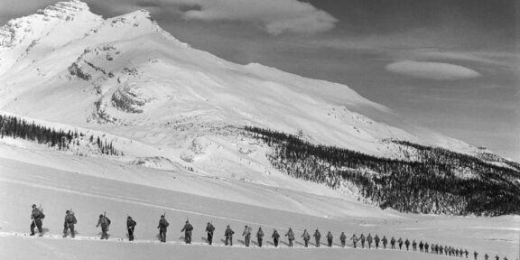 Skialpinismus v polovině 20. století v odlehlých oblastech národního parku Jasper v kanadské provincii Alberta