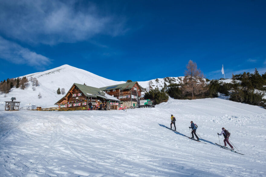 Pohostinná horská chata Südwienerhütte, Radstadtské Taury, Rakousko.