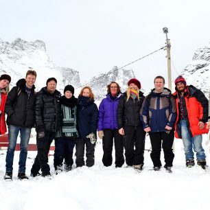 Naše skupinka zleva: Ida-Mari, Hollvar, Robert, ?, ?, Liv, naše Vanda, Bjorn a část Kejda Ski Team