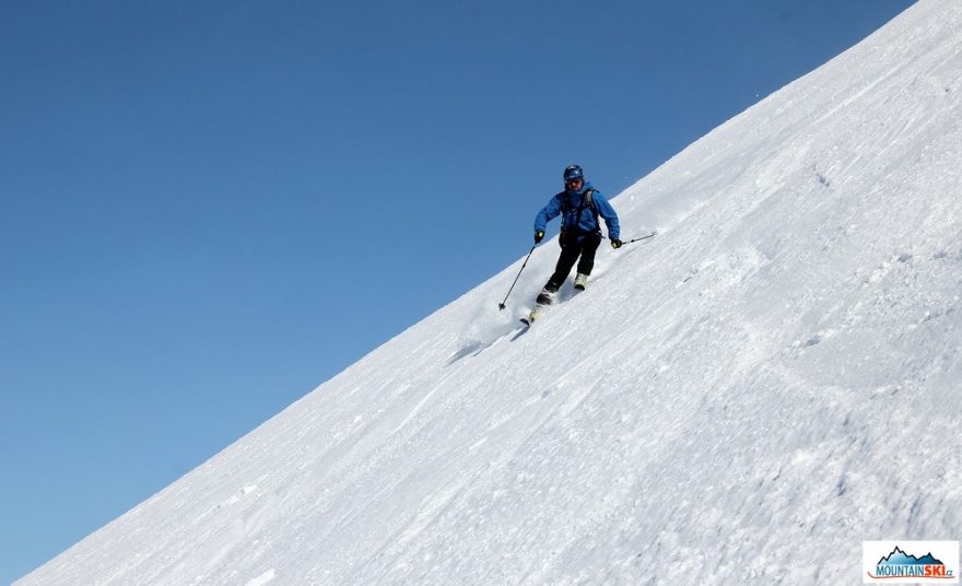 Jiří Kočara při sjezdu z vulkánu Avačinskaja