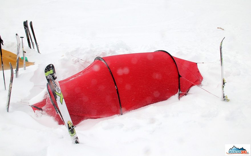 Když sněží vodorovně – Hilleberg Nallo 2 GT na Kamčatce