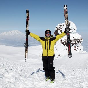 Na vrcholu Korjakského – lyže Dynafit Manaslu a nové botky Dynafit TLT 6