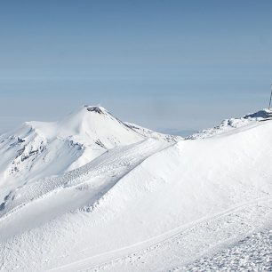 Mirka se chystá ke sjezdu z Korjakského