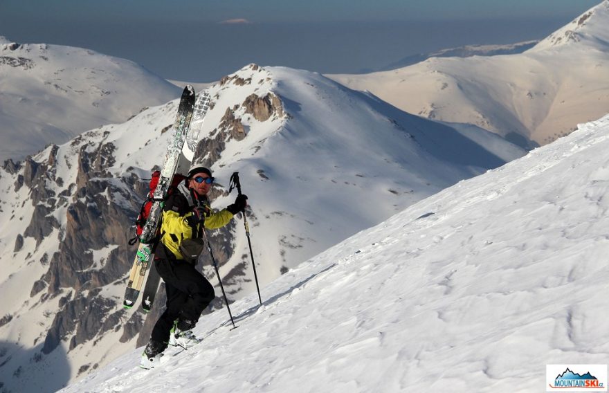 Opětovný výstup na 2704 metrů vysoký vrchol Bakardan