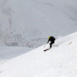 Sjezd kousek nad platem