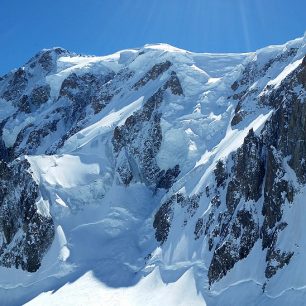 Jihovýchodní stěna Mt. Blancu – aneb Brenva Spur zalitá je ledem, a proto místo na Blanc na Maudit se drbem