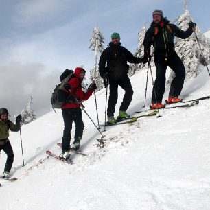 Odpočinek na svahu během sjezdu