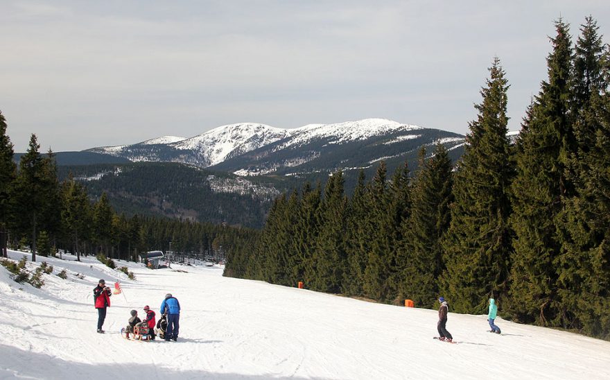 Na propojovací dvojce bylo víc sáňkařů než lyžařů