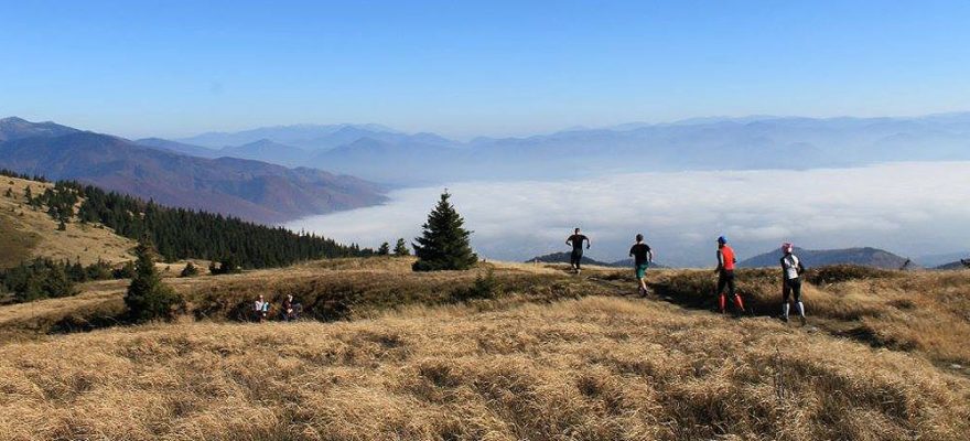 Od cíle běží naše skupina k občerstvení oklikou. Foto: Beh na Minčol