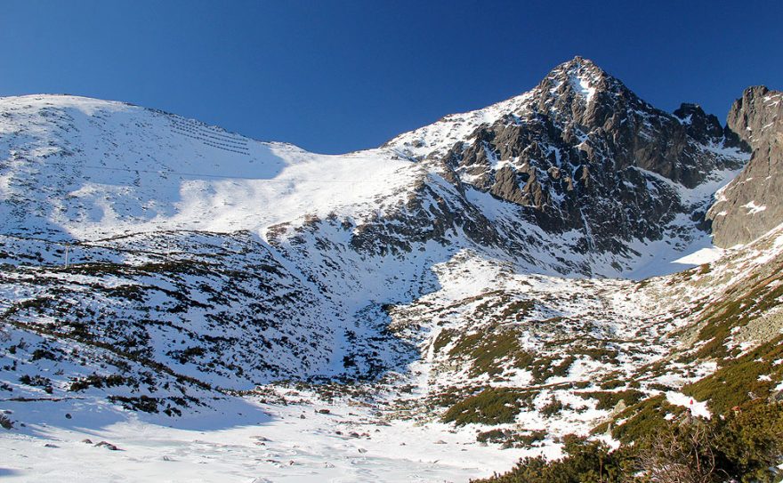 Lomnické sedlo a Lomnický štít - sněhu pomálu