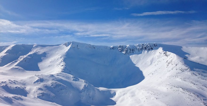 Cire an Lochan - Easy gully, Forgotten twins, nalevo Spikes