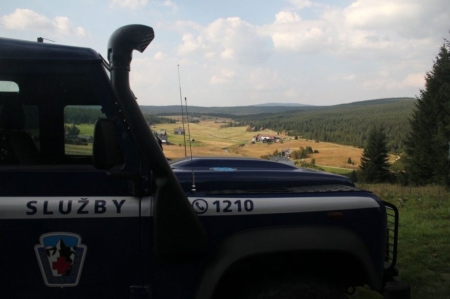 Při praktických workshopech asistovali členové Horské služby Jizerské hory