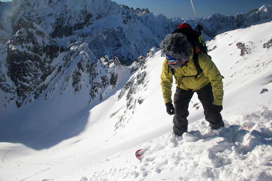 Z vrcholu Svišťového štítu na splitboardu