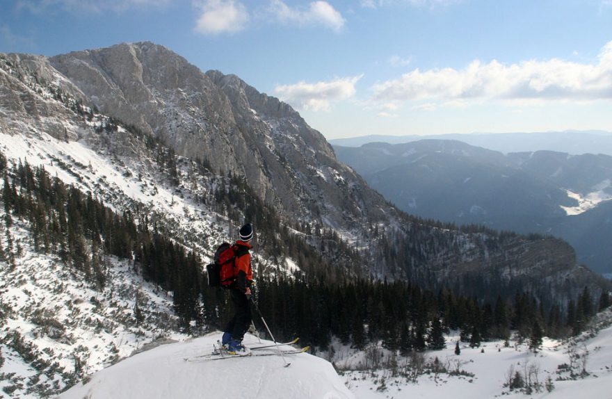 Vyhlídka s vrcholem Rauhenstein (1770 m)  v pozadí