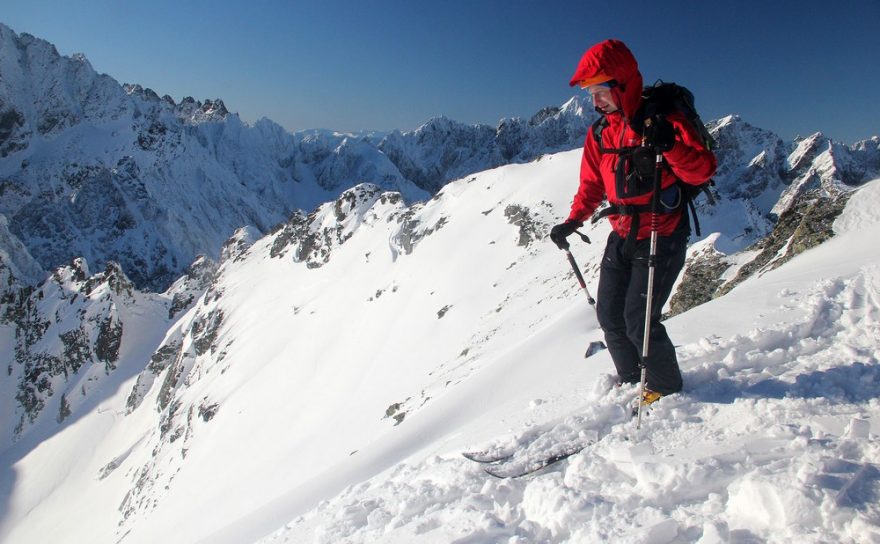 Na lyžích je to určitě zábavnější než na splitboardu