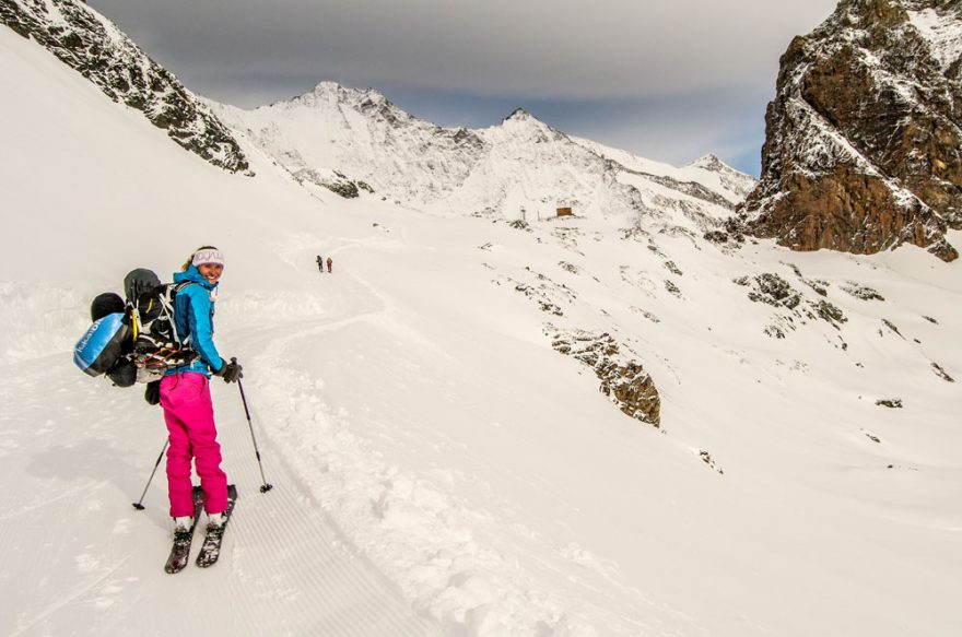 Cestou z velikonoční Brittania Hutte v Saas Fee, kde jsme si za 3 dny vyběhli na 3 čtyřtisícovky -Allalinhorn, Stralhorn a Rimpfishorn