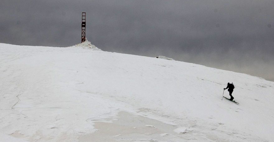 Vrcholový kříž na Sannine (2564 m) je na dosah