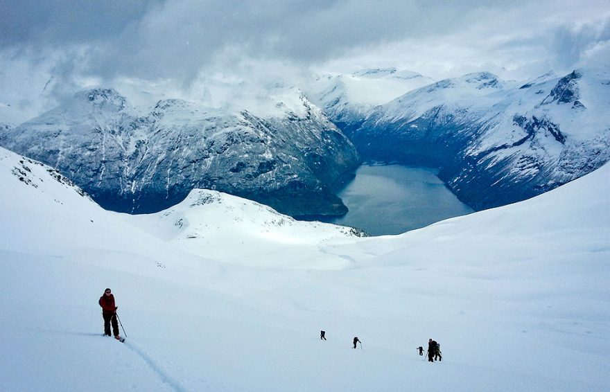 Prošlapávání prašanu nad ústím do Geirangerfjordu