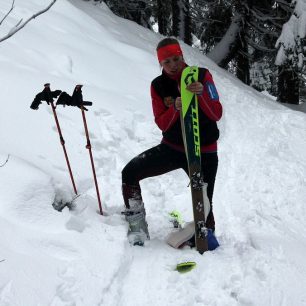 Rychle nalepit pásy a okolo vleku na střelbu v leže.