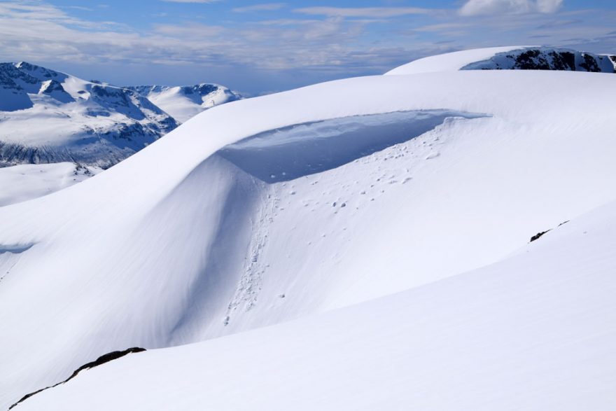 Převěje cestou na vrchol Slanglifjellet