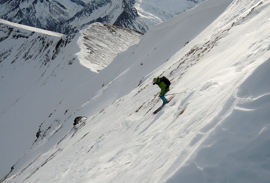 Strmý východní svah Felskarspitze