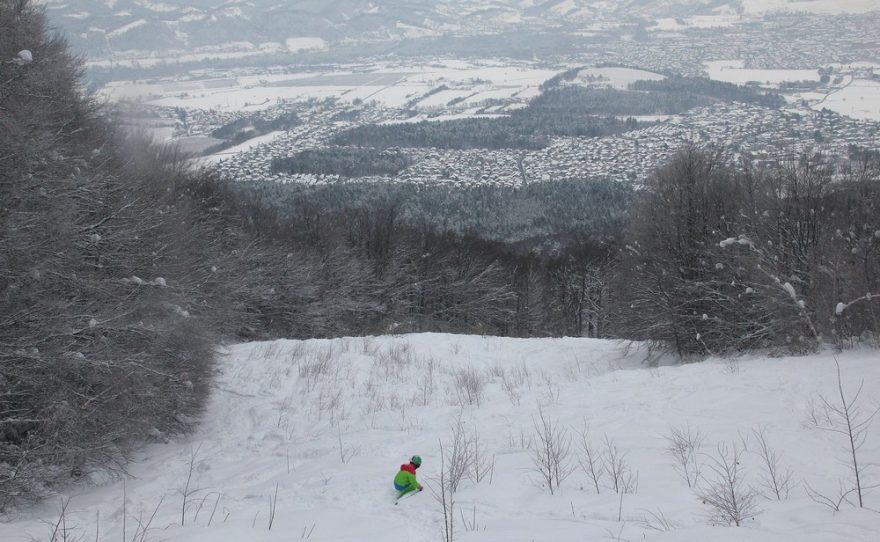 Hluboko pod námi je Maribor