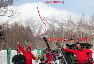 Mount Yōtei (1898 m) - výrazná japonská skialpová sopka s možností sjezdu do kráteru