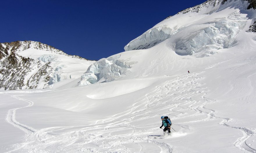 Sjezd po Fieschergletscher  - Bernské alpy