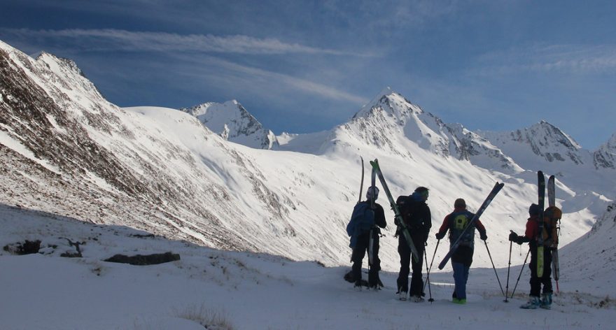 Díváme se směrem k ledovci Rootmosferner, přímo je Kirchenkogel (3282 m)