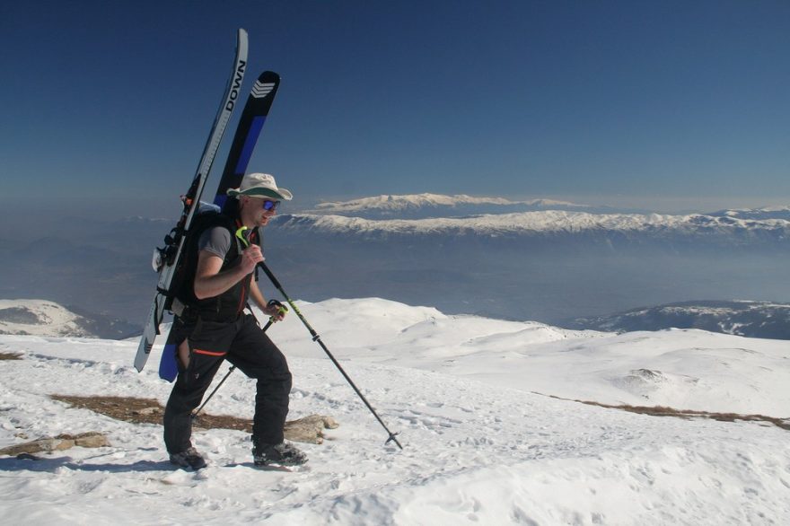 Na vrchol Bakardanu (2704 m) zbývá už jenom kousek