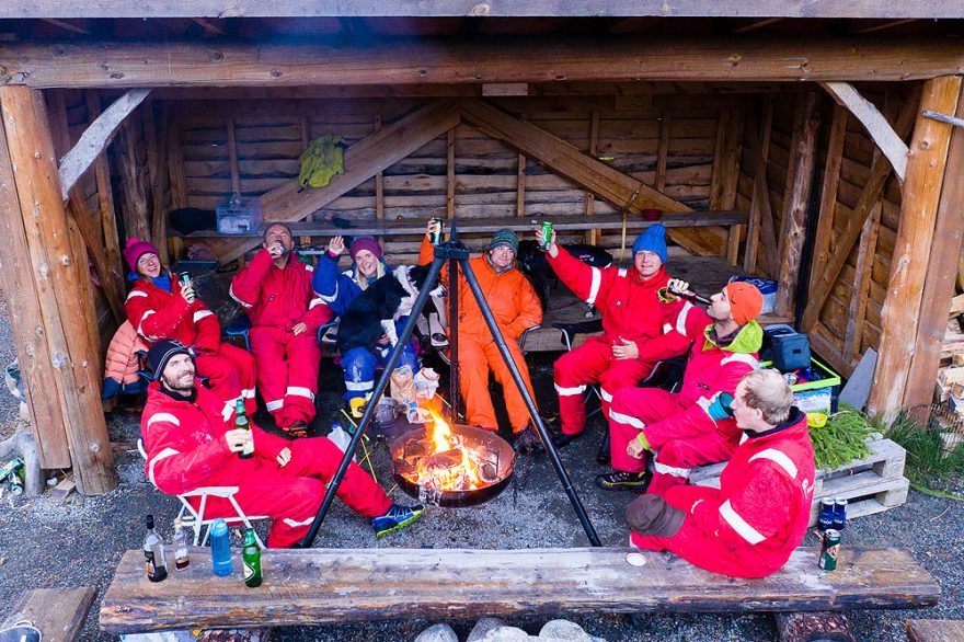 Midsund group, aneb část memoriálistů při večerní relaxaci, foto: Jiří Paur