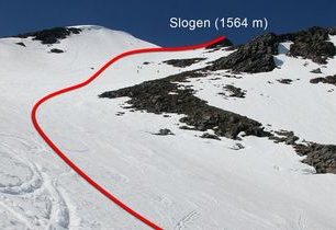 Slogen (1564 m) – vyhlídková skalnatá špice s výhledem na fjord